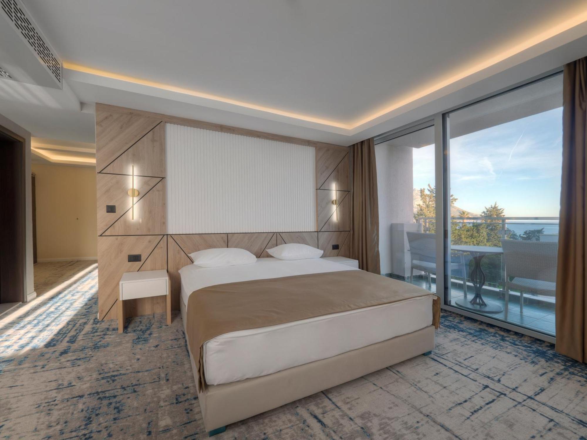 Hotel Tara Becici Budva Bagian luar foto
